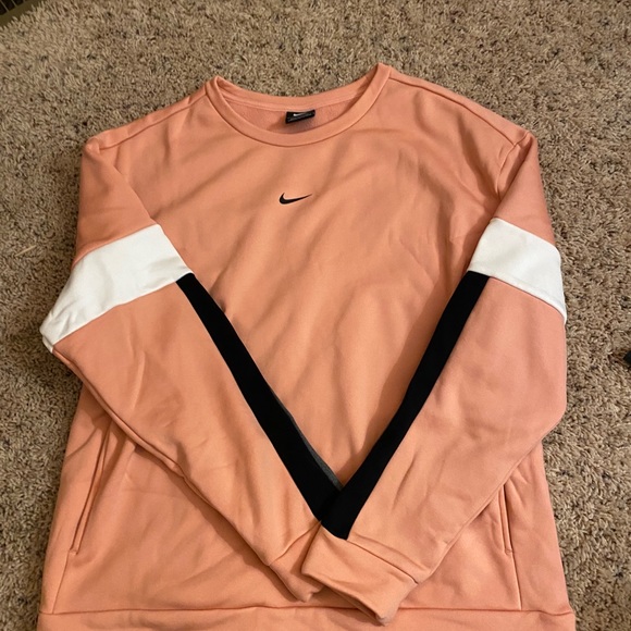 Nike Tops - Nike crew neck sweater